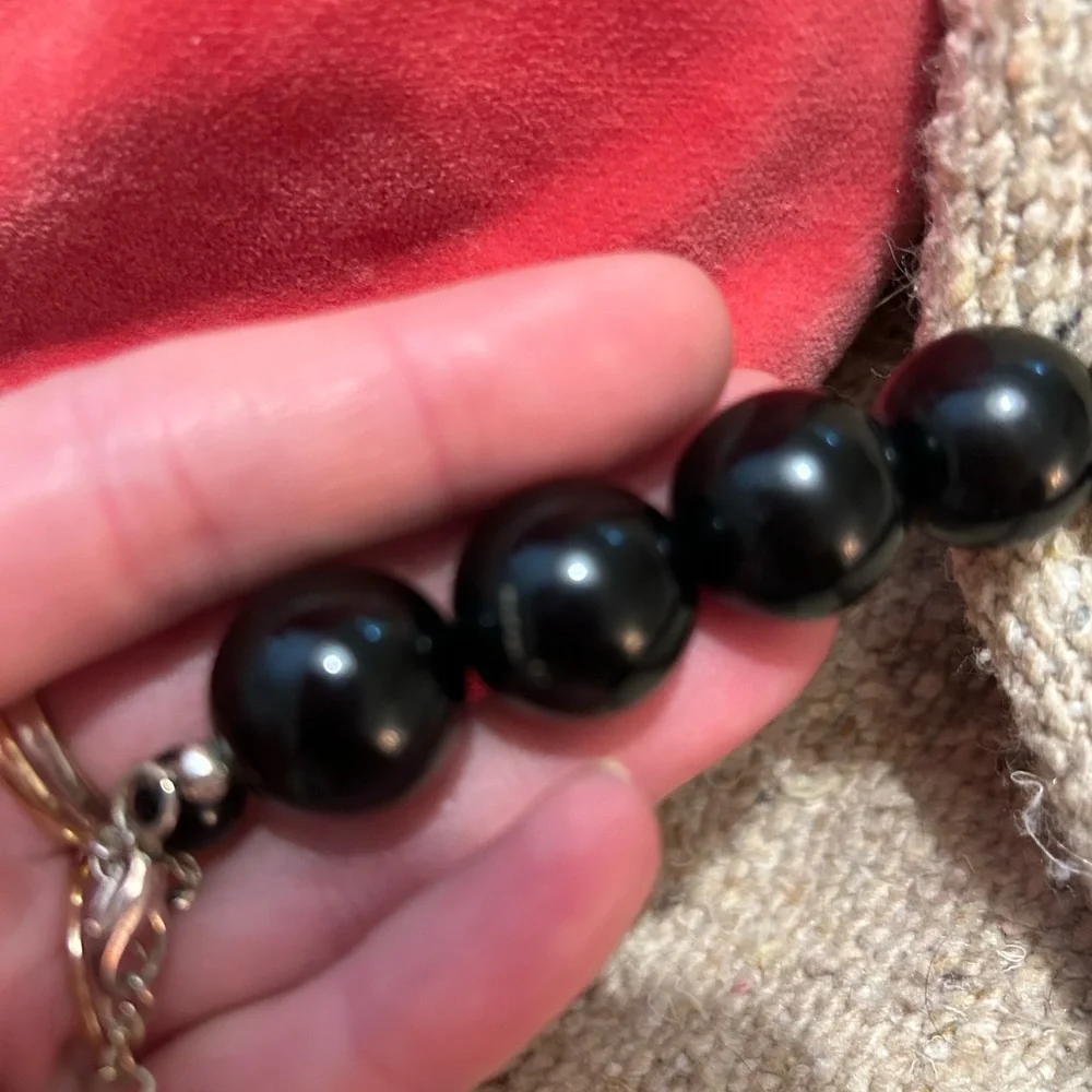 Vintage short Black Beaded Necklace, 19”, great condition. - Picture 4 of 4